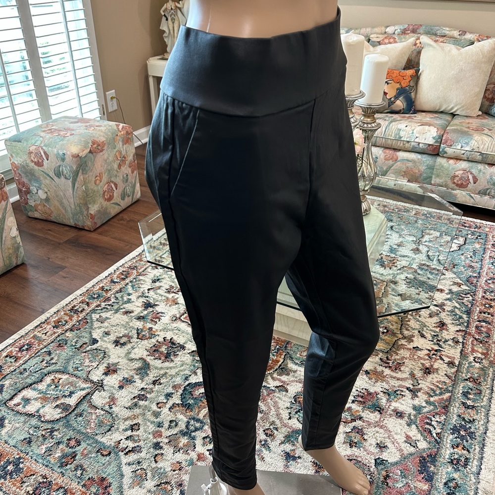 FUN & SEXY SLACKS IN EXCELLENT CONDITION
